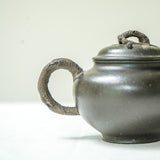 Song Bao Chun (松抱春) Yixing Teapot – 130ml